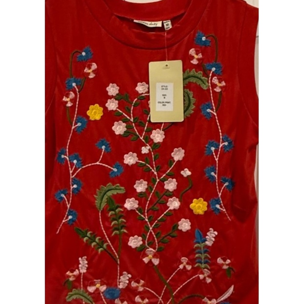 Cotton Daisy Women's M Red Embroidered Floral Sleeveless Top Boho Cottagecore NW - Picture 2 of 7